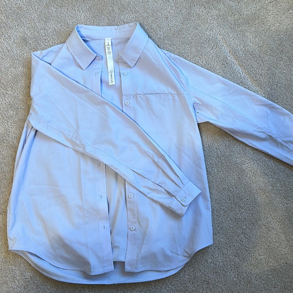 NEW without tags Lululemon Full Day Ahead powder blue size 4 dress shirt